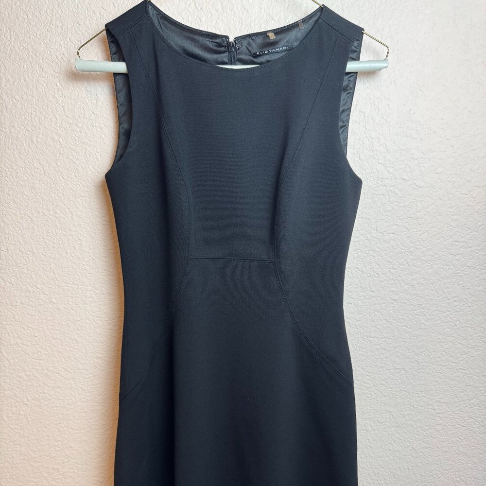 Classic Chic Minimalist Versatile Beautiful Elie Tahari Sheath dress, lined